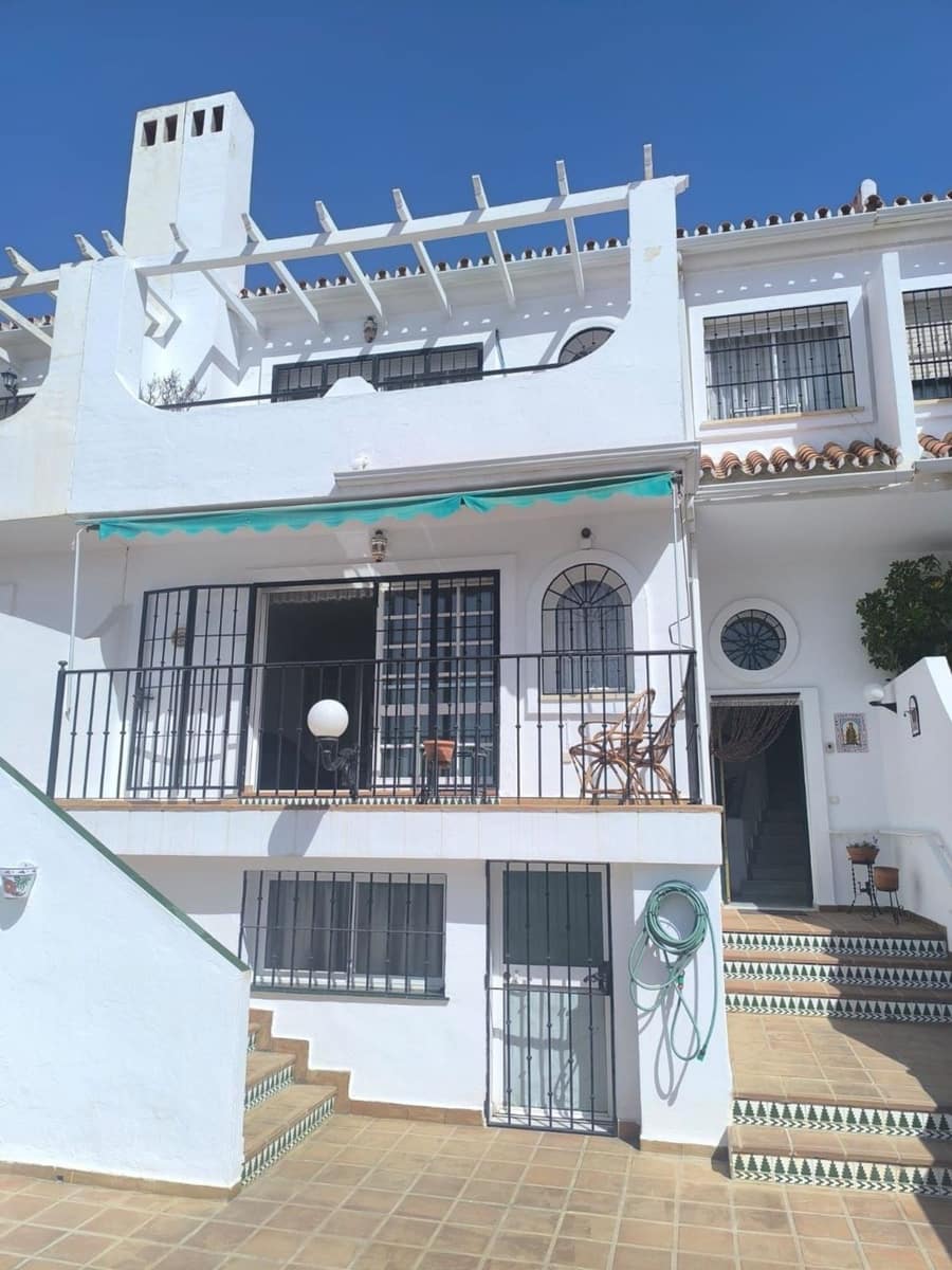 3 soveværelse Byhus til salg i Torre de Benagalbon med garage - € 620.000 (Ref: 10059610)