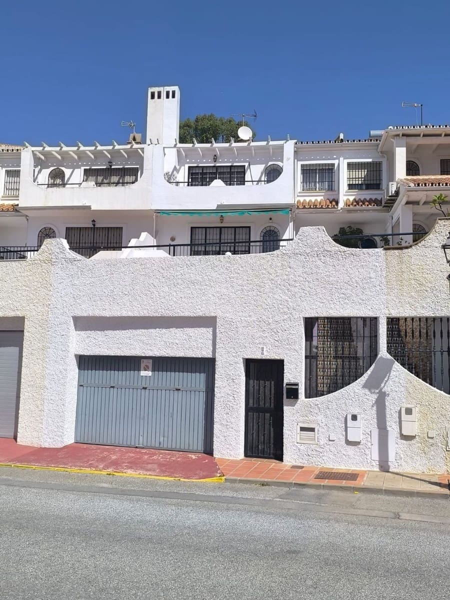 3 soveværelse Byhus til salg i Torre de Benagalbon med garage - € 620.000 (Ref: 10059610)