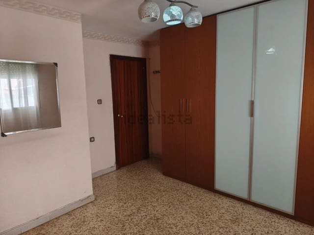 4 soveværelse Lejlighed til salg i Santa Marta, Málaga by med garage - € 400.000 (Ref: 10059611)