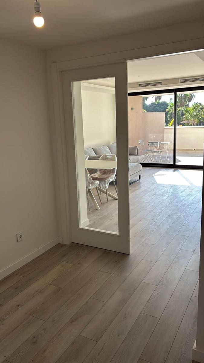2 soverom Leilighet til leie i Torremolinos med svømmebasseng garasje - € 2 200 (Ref: 10059612)