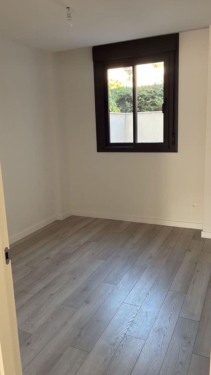 2 soverom Leilighet til leie i Torremolinos med svømmebasseng garasje - € 2 200 (Ref: 10059612)