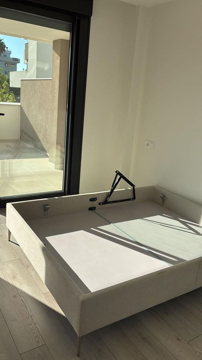 2 soverom Leilighet til leie i Torremolinos med svømmebasseng garasje - € 2 200 (Ref: 10059612)