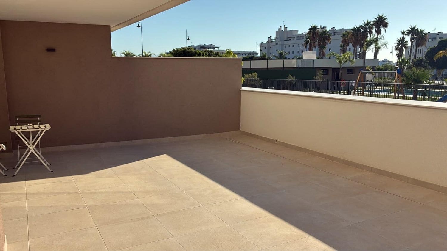 2 soverom Leilighet til leie i Torremolinos med svømmebasseng garasje - € 2 200 (Ref: 10059612)