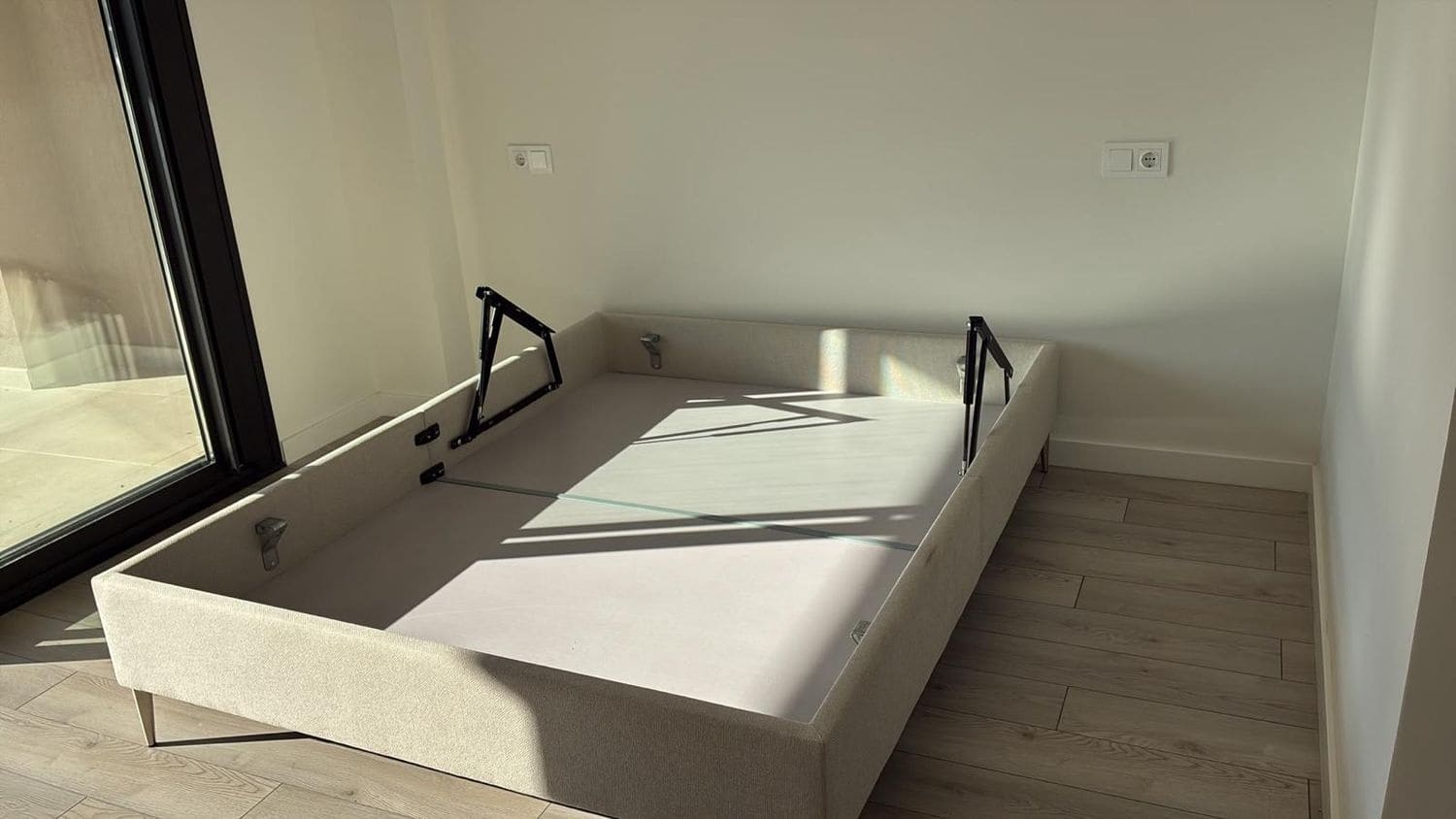 2 soverom Leilighet til leie i Torremolinos med svømmebasseng garasje - € 2 200 (Ref: 10059612)