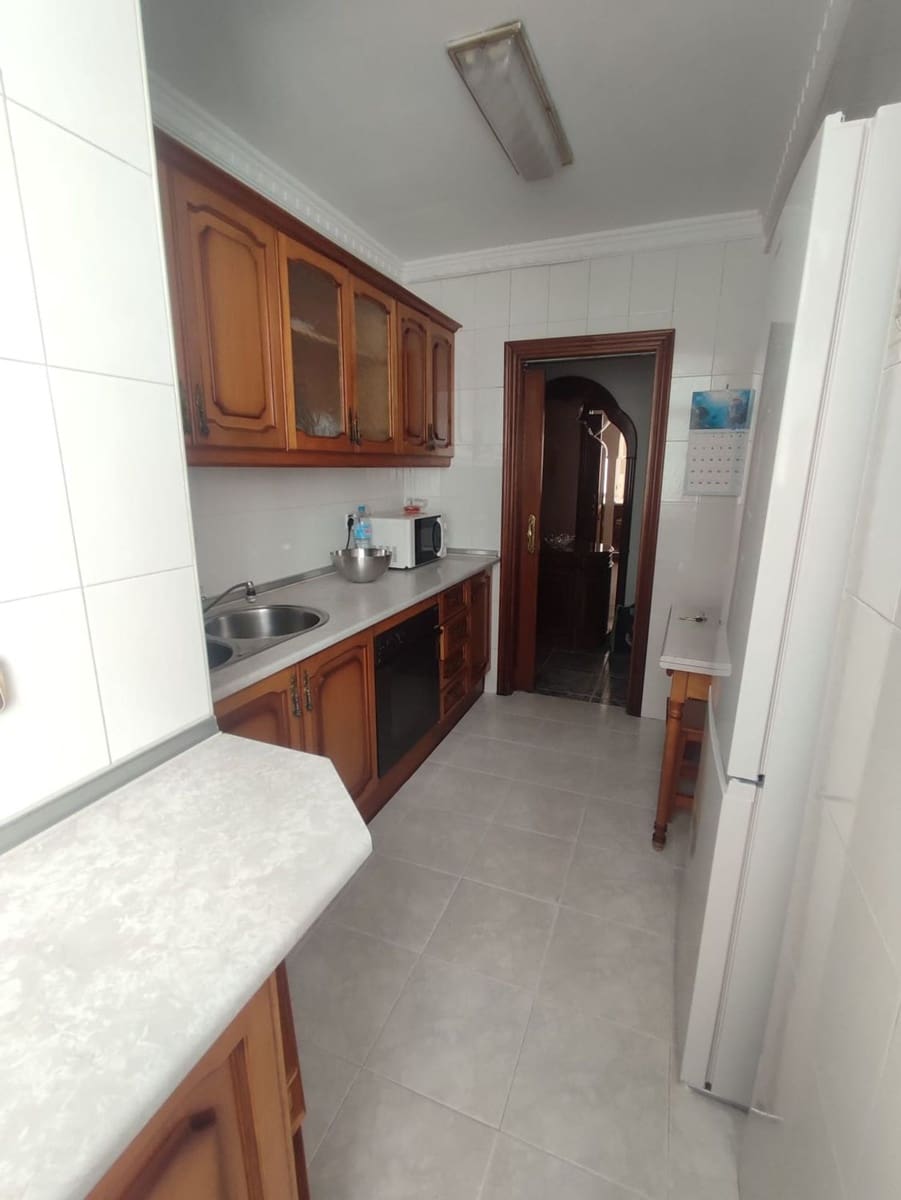 3 sypialnia Apartament do wynajęcia w Miasto Malaga z garażem - 1 050 € (Ref: 10059614)