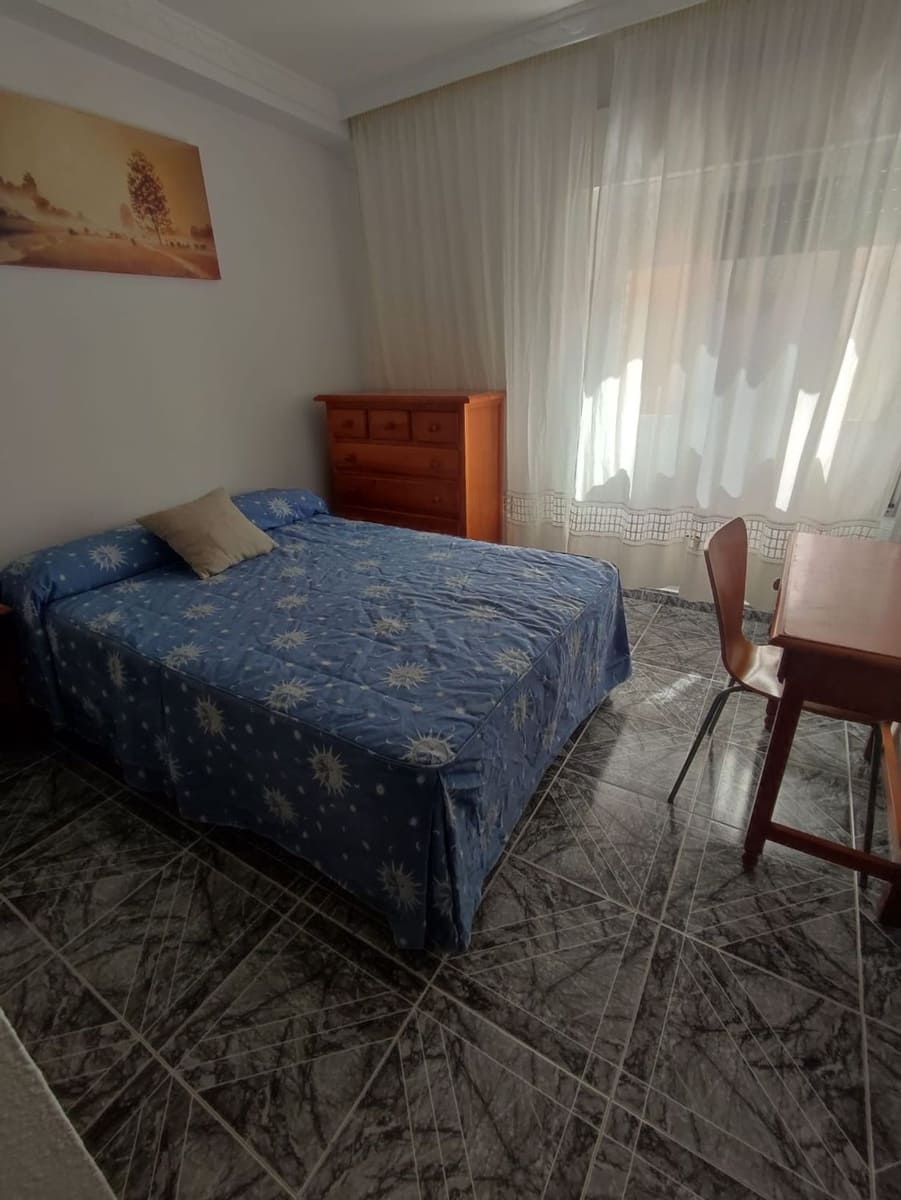 3 sypialnia Apartament do wynajęcia w Miasto Malaga z garażem - 1 050 € (Ref: 10059614)