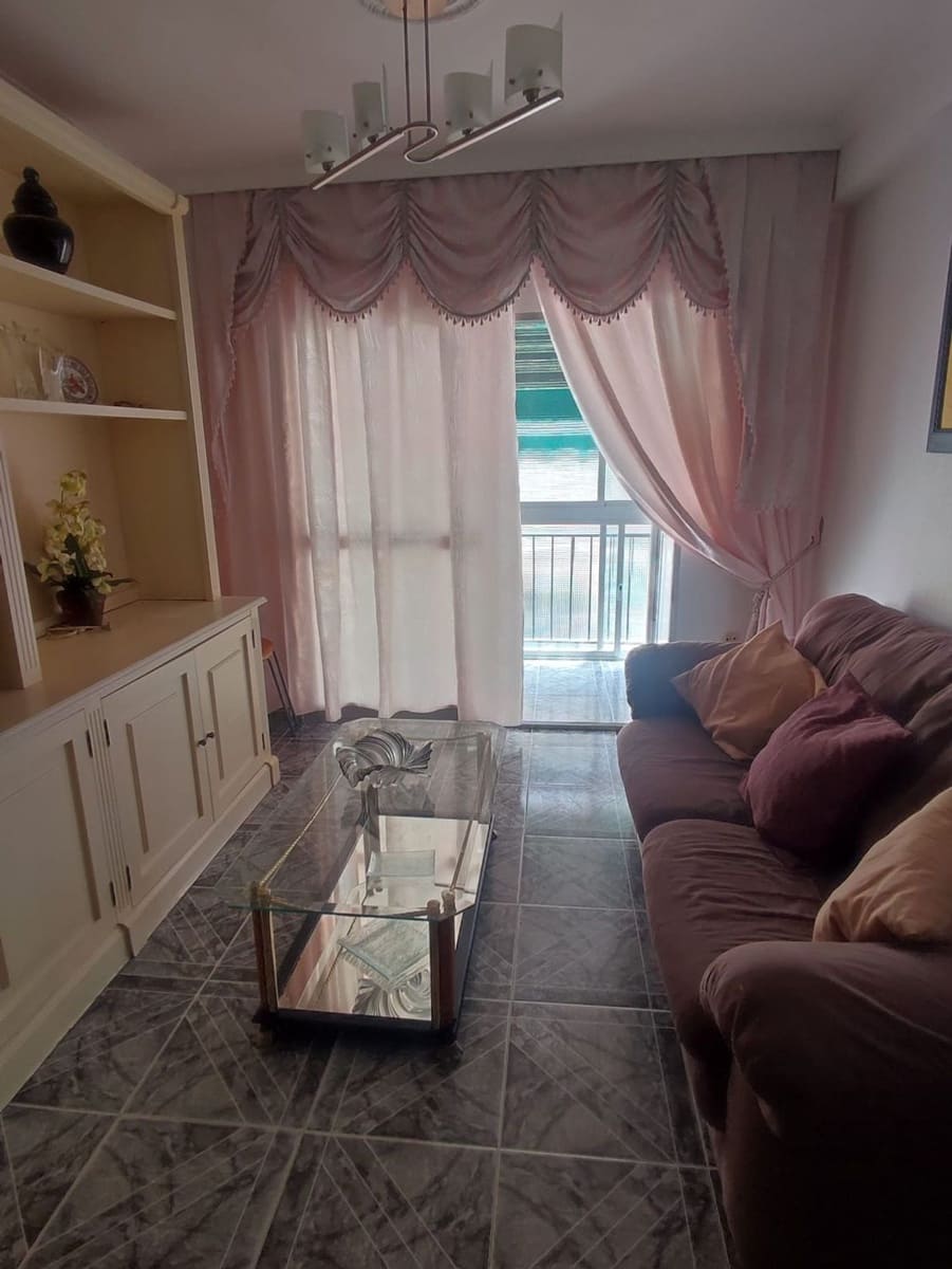 3 sypialnia Apartament do wynajęcia w Miasto Malaga z garażem - 1 050 € (Ref: 10059614)