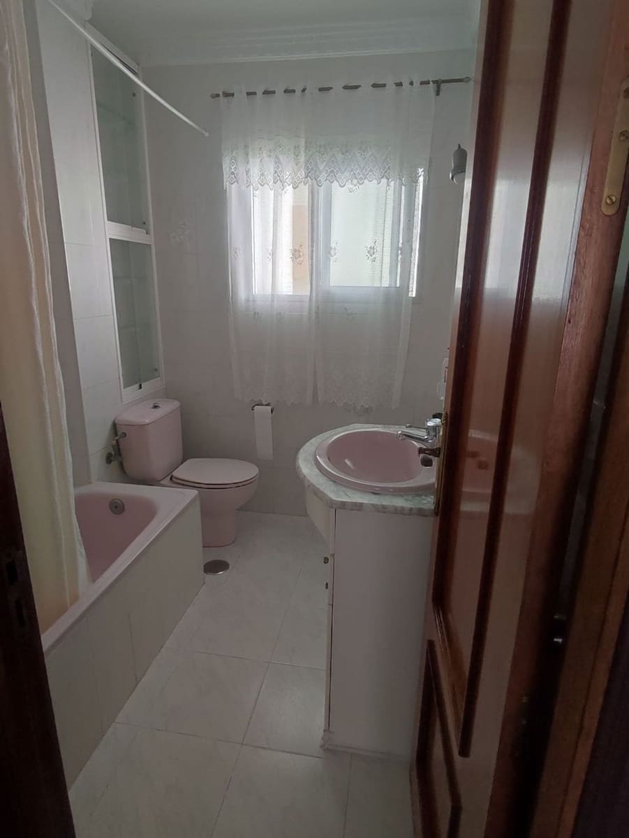 3 sypialnia Apartament do wynajęcia w Miasto Malaga z garażem - 1 050 € (Ref: 10059614)