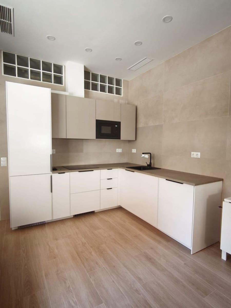 2 sypialnia Apartament do wynajęcia w Miasto Malaga z garażem - 1 400 € (Ref: 10059617)