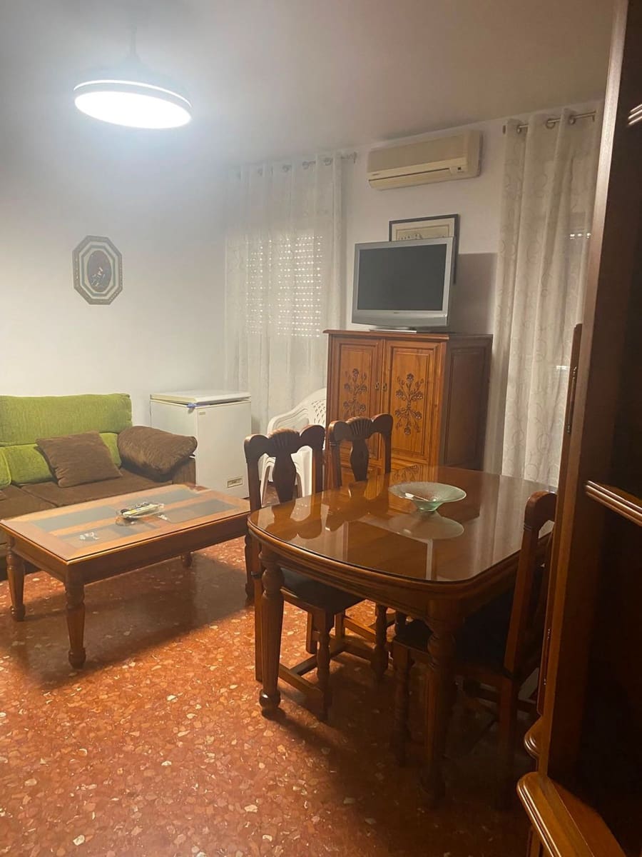 3 soverom Leilighet til leie i Malaga by med garasje - € 1 500 (Ref: 10059618)