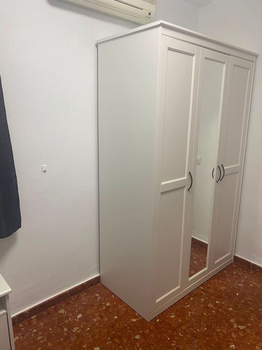 3 soverom Leilighet til leie i Malaga by med garasje - € 1 500 (Ref: 10059618)