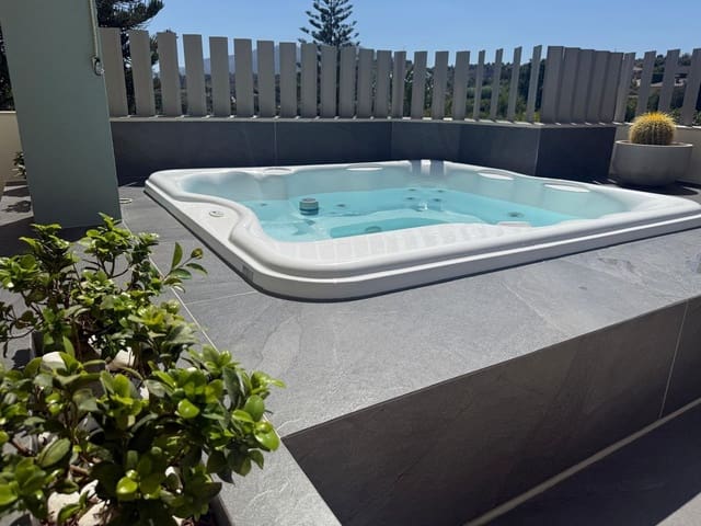 Apartamento de 3 habitaciones en Coín en venta con piscina garaje - 495.000 € (Ref: 10061253)