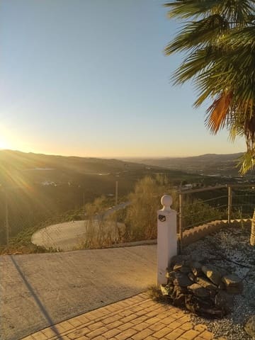 4 soverom Villa til salgs i Vélez-Málaga med svømmebasseng garasje - € 440 000 (Ref: 10063773)