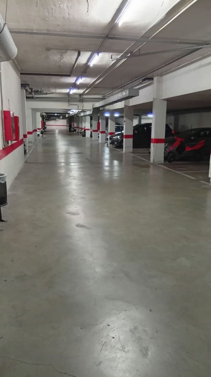 4 sypialnia Apartament na sprzedaż w Miasto Malaga z basenem garażem - 410 000 € (Ref: 10077404)
