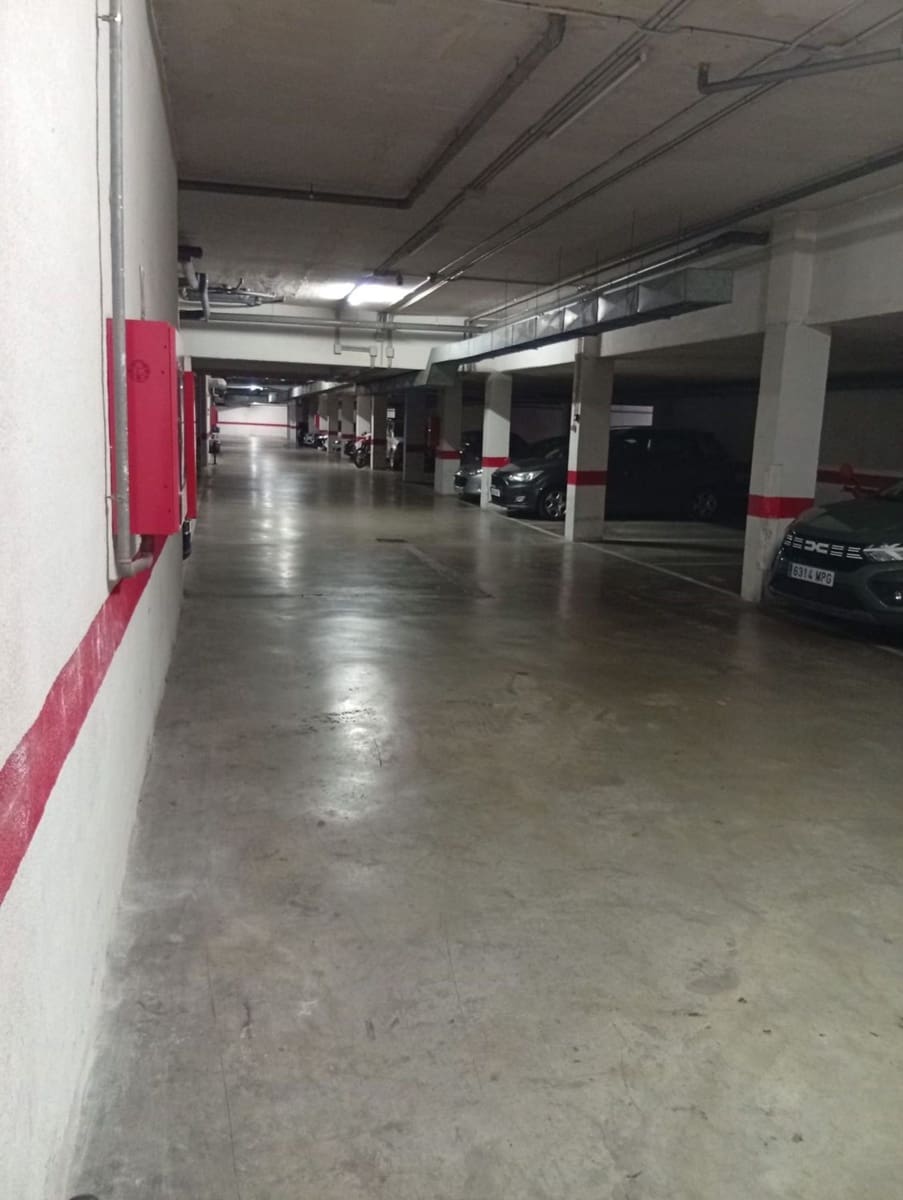 4 sypialnia Apartament na sprzedaż w Miasto Malaga z basenem garażem - 410 000 € (Ref: 10077404)