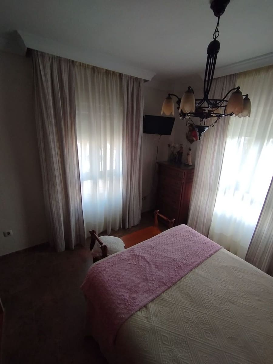 4 sypialnia Apartament na sprzedaż w Miasto Malaga z basenem garażem - 410 000 € (Ref: 10077404)