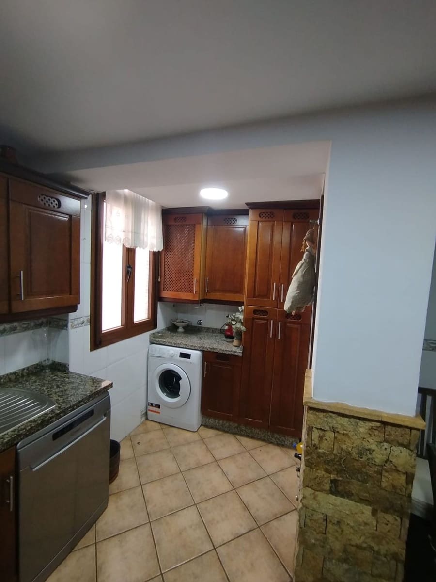 4 sypialnia Apartament na sprzedaż w Miasto Malaga z basenem garażem - 410 000 € (Ref: 10077404)