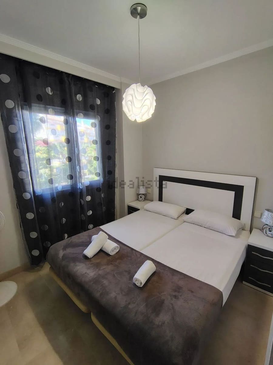 2 soveværelse Lejlighed til salg i La Cala de Mijas med swimmingpool garage - € 350.000 (Ref: 10077406)