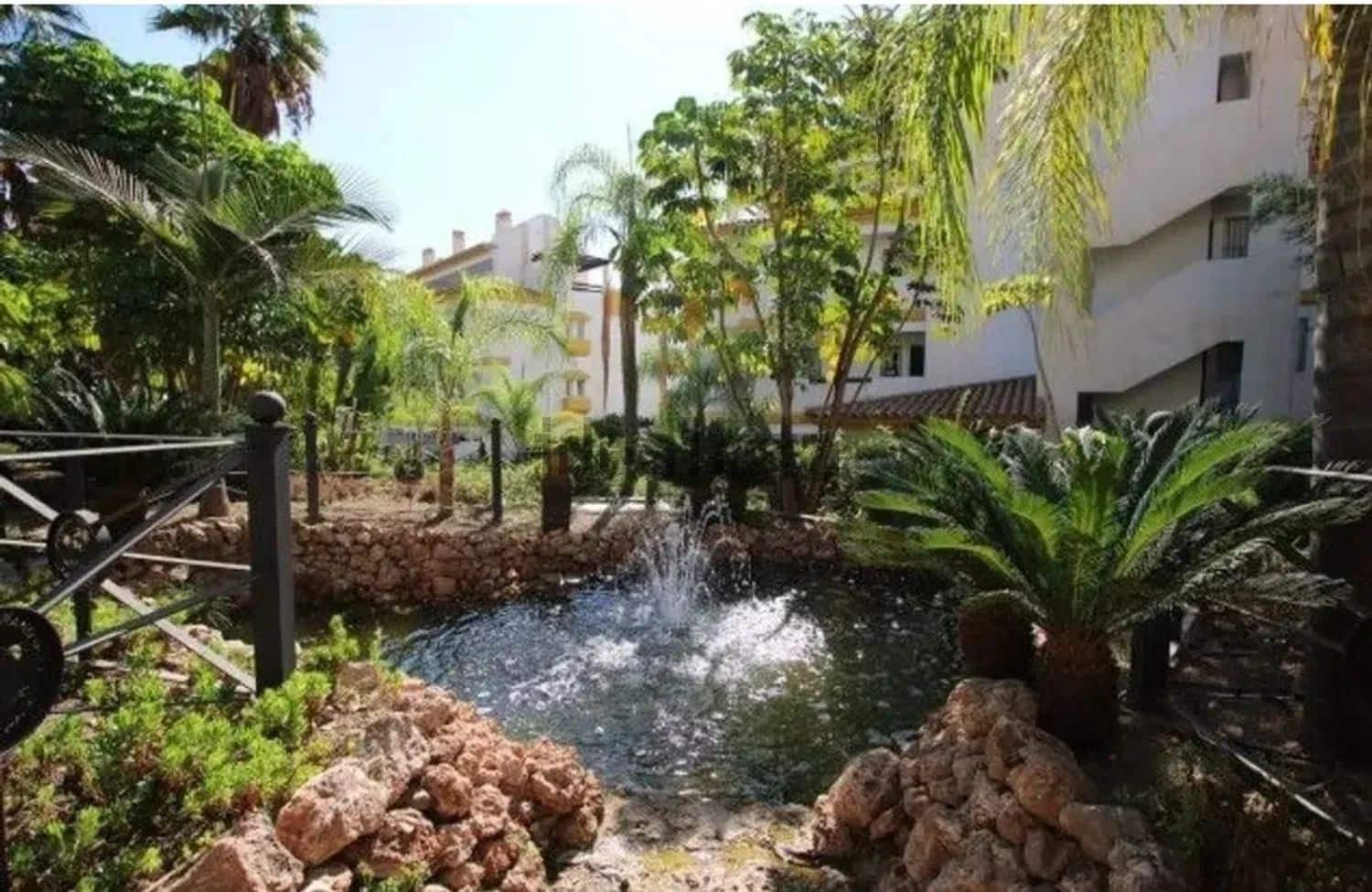 2 soveværelse Lejlighed til salg i La Cala de Mijas med swimmingpool garage - € 350.000 (Ref: 10077406)