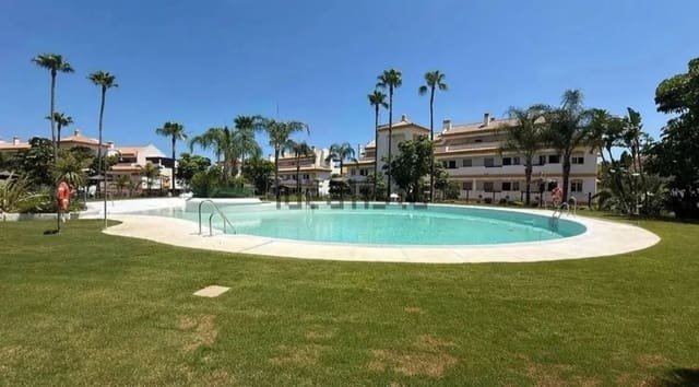 2 soveværelse Lejlighed til salg i La Cala de Mijas, Mijas med swimmingpool garage - € 350.000 (Ref: 10077406)