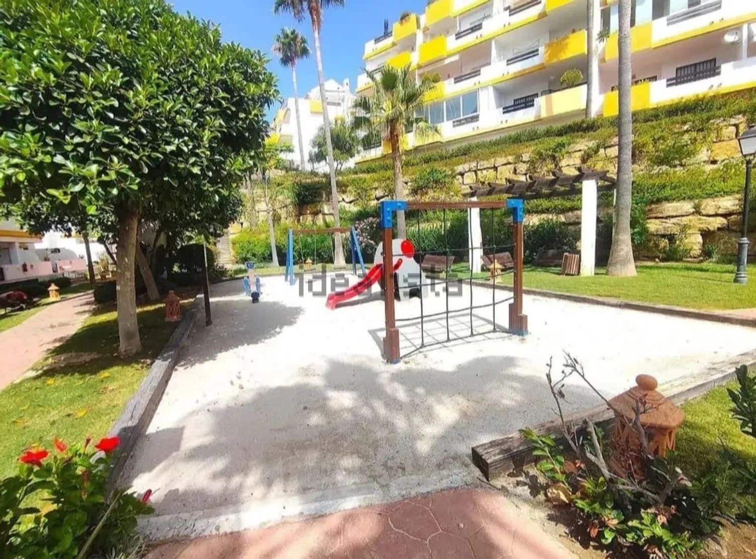 2 soveværelse Lejlighed til salg i La Cala de Mijas med swimmingpool garage - € 350.000 (Ref: 10077406)