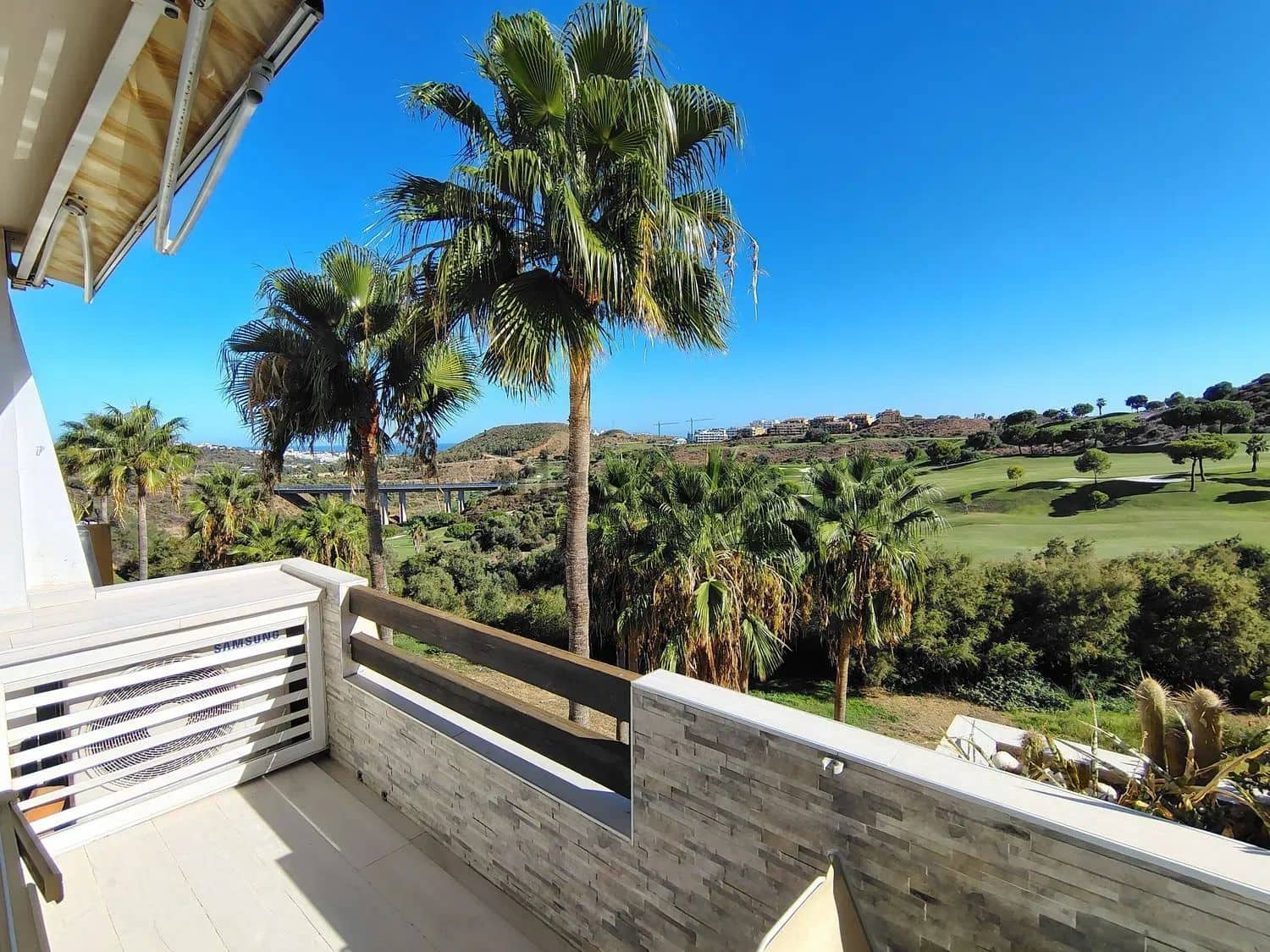 2 soveværelse Lejlighed til salg i La Cala de Mijas med swimmingpool garage - € 350.000 (Ref: 10077406)