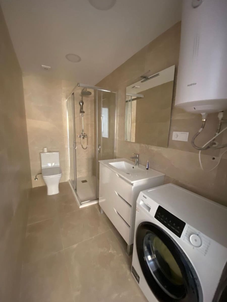 1 slaapkamer Appartement te huur in Malaga stad met garage - € 1.000 (Ref: 10097513)