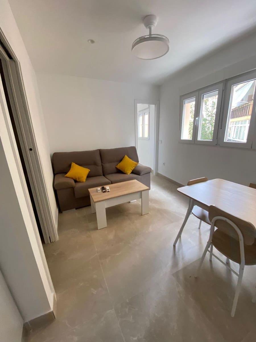 1 slaapkamer Appartement te huur in Malaga stad met garage - € 1.000 (Ref: 10097513)