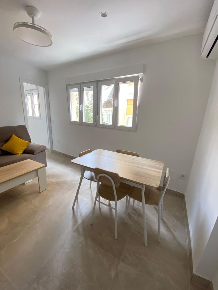 1 slaapkamer Appartement te huur in Malaga stad met garage - € 1.000 (Ref: 10097513)