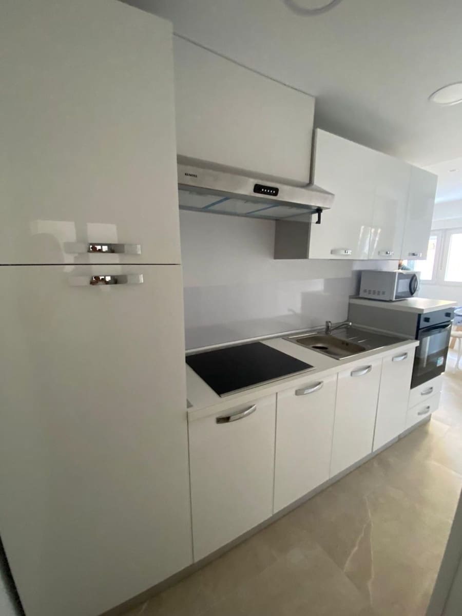 1 slaapkamer Appartement te huur in Malaga stad met garage - € 1.000 (Ref: 10097513)