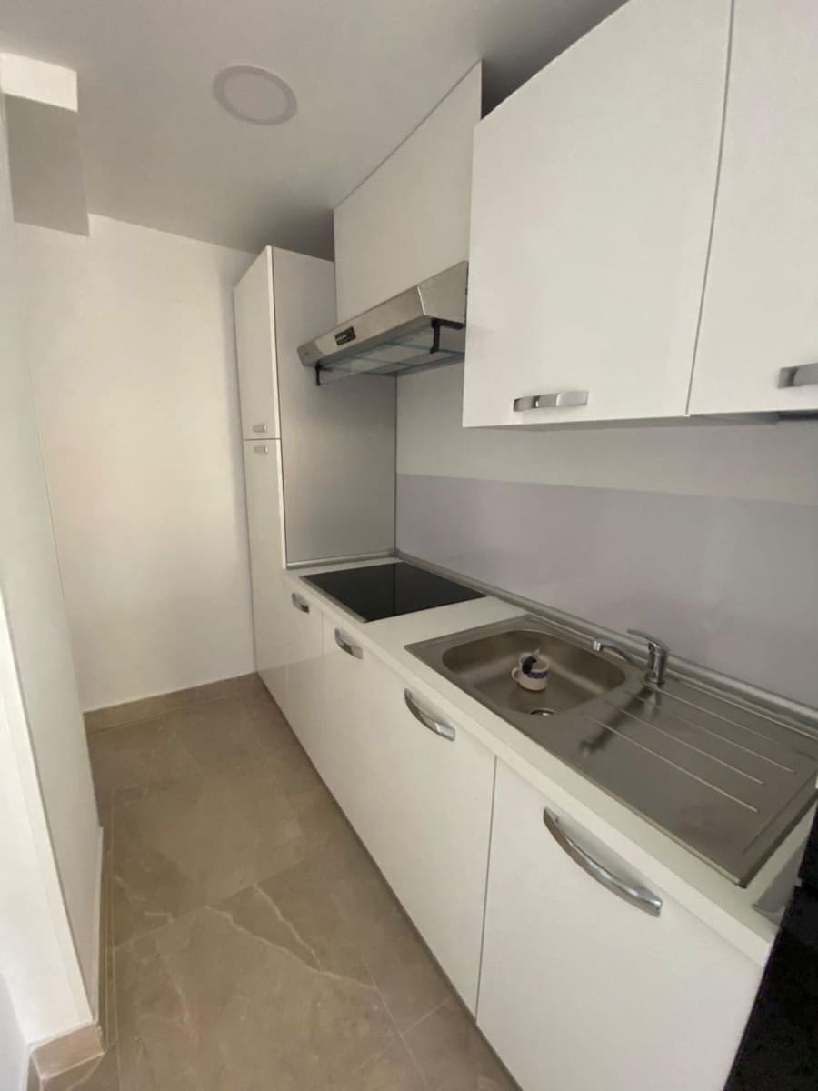 1 slaapkamer Appartement te huur in Malaga stad met garage - € 1.000 (Ref: 10097513)
