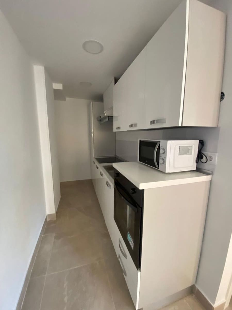 1 slaapkamer Appartement te huur in Malaga stad met garage - € 1.000 (Ref: 10097513)