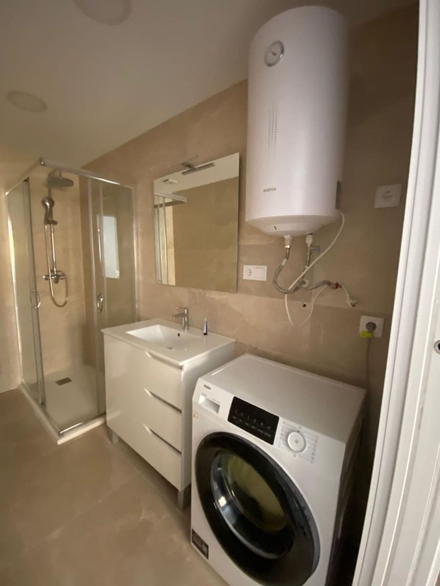 1 slaapkamer Appartement te huur in Malaga stad met garage - € 1.000 (Ref: 10097513)