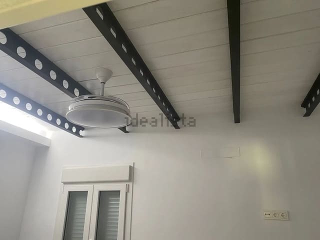 Apartamento de 2 habitaciones en Haza Cuevas, Málaga ciudad en alquiler con garaje - 1.140 € (Ref: 10099488)