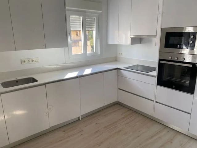 Apartamento de 2 habitaciones en Haza Cuevas, Málaga ciudad en alquiler con garaje - 1.140 € (Ref: 10099488)