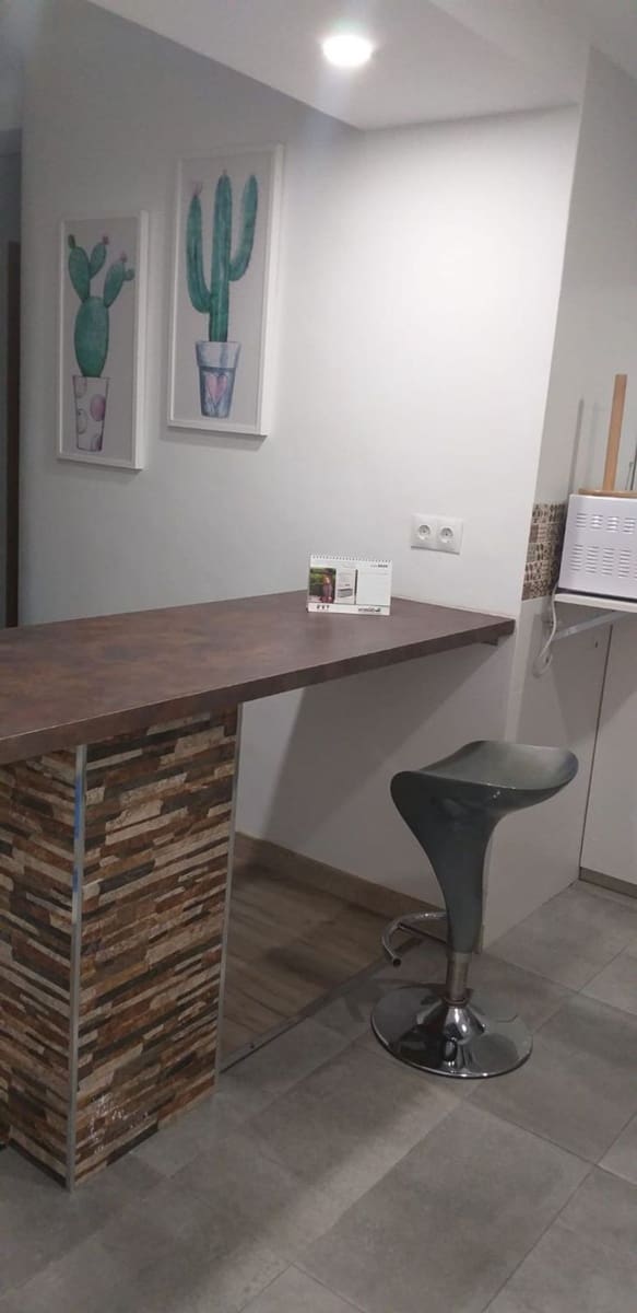 3 Zimmer Apartment zu vermieten in Malaga Stadt mit Garage - 1.200 € (Ref: 10099489)