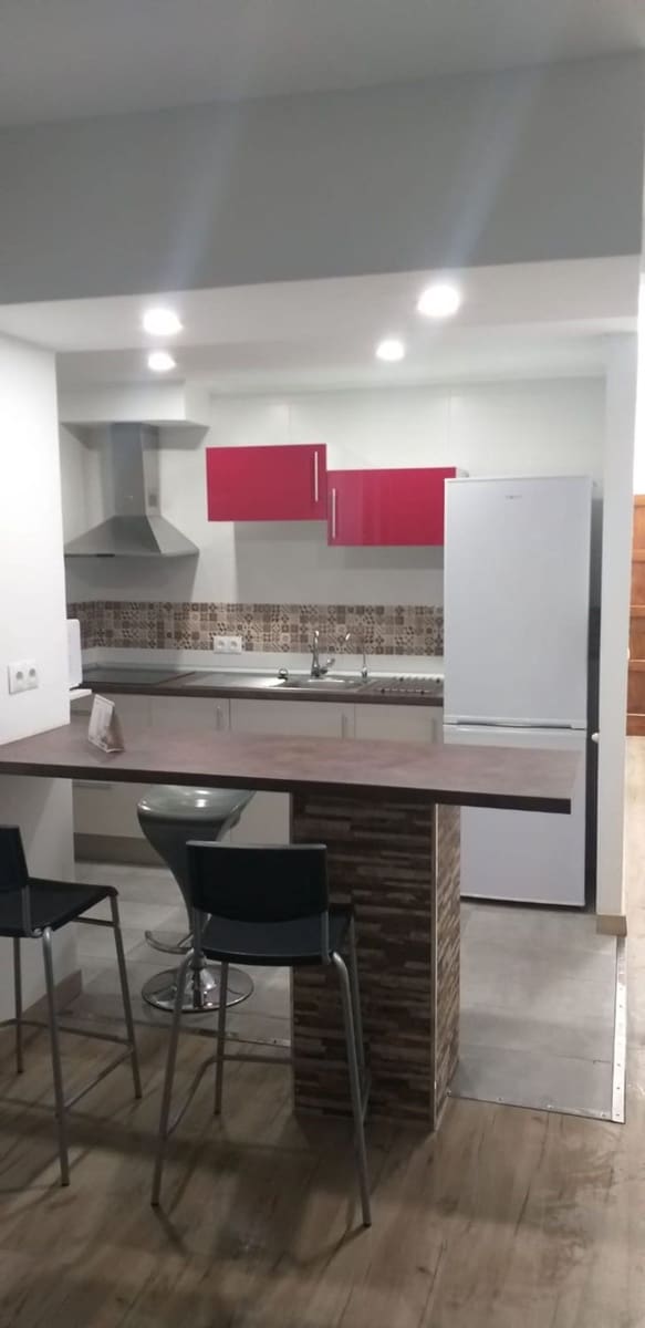 3 Zimmer Apartment zu vermieten in Malaga Stadt mit Garage - 1.200 € (Ref: 10099489)