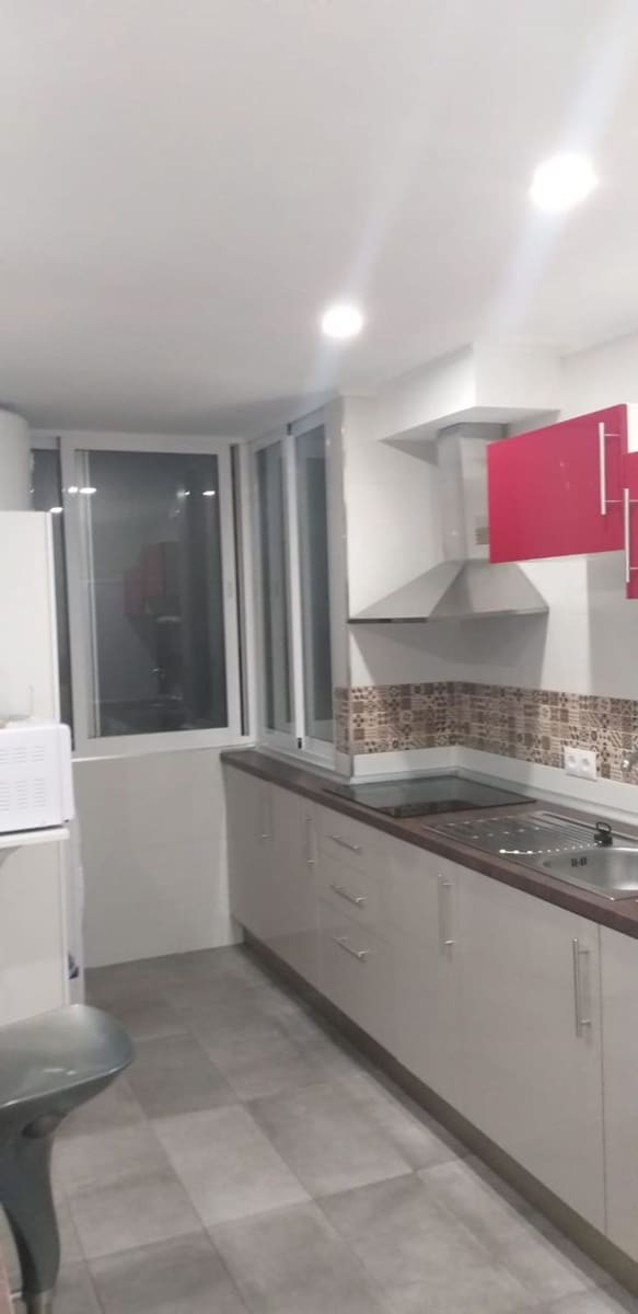 3 Zimmer Apartment zu vermieten in Malaga Stadt mit Garage - 1.200 € (Ref: 10099489)