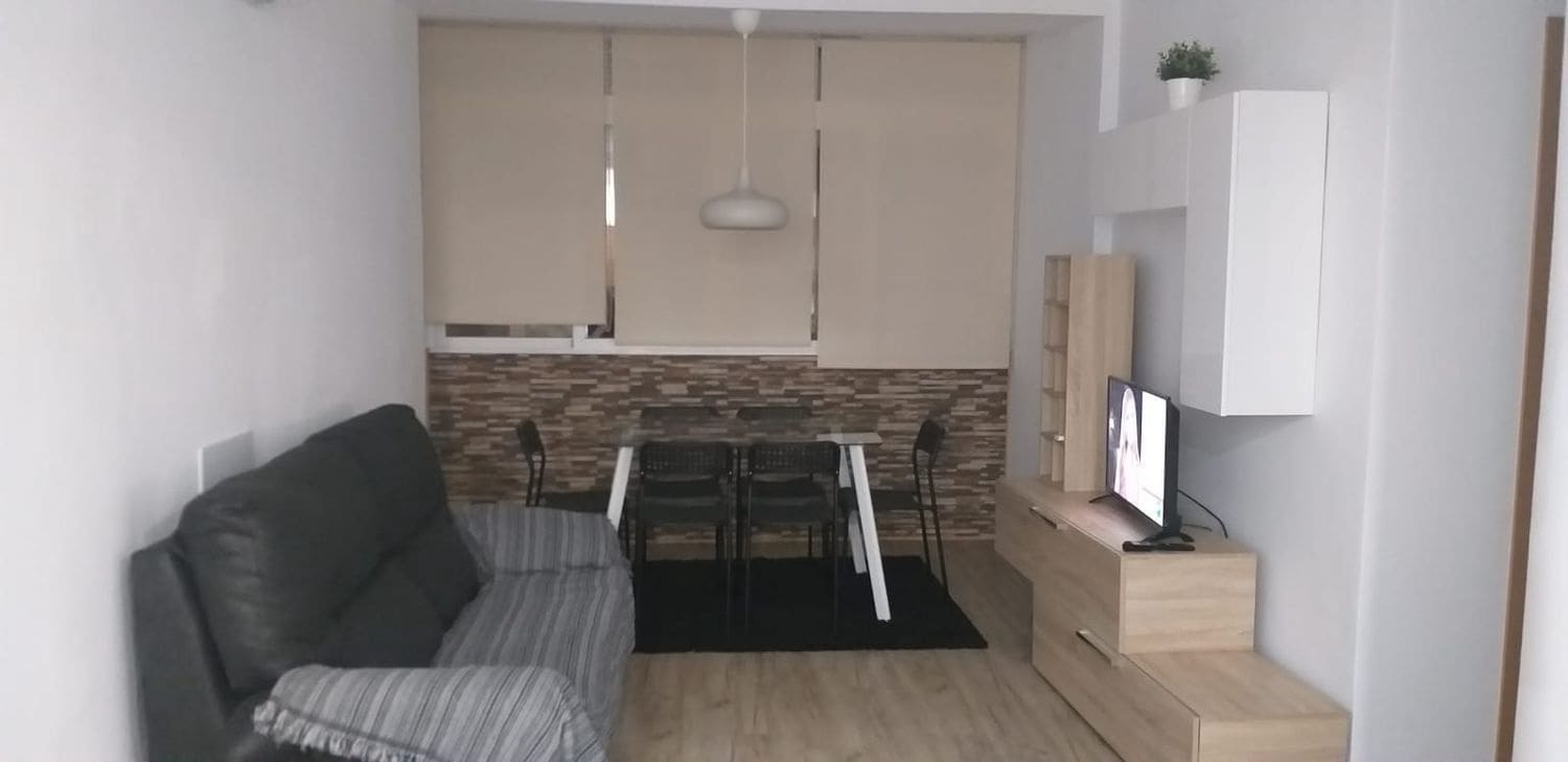 3 Zimmer Apartment zu vermieten in Malaga Stadt mit Garage - 1.200 € (Ref: 10099489)