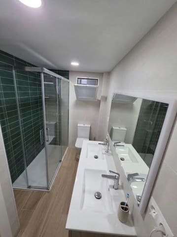 3 bedroom Apartment for sale in Victoria Eugenia, Málaga city with garage - € 300,000 (Ref: 10121125)