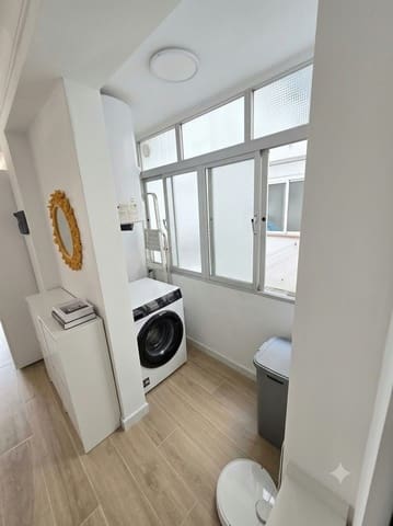 3 bedroom Apartment for sale in Victoria Eugenia, Málaga city with garage - € 300,000 (Ref: 10121125)