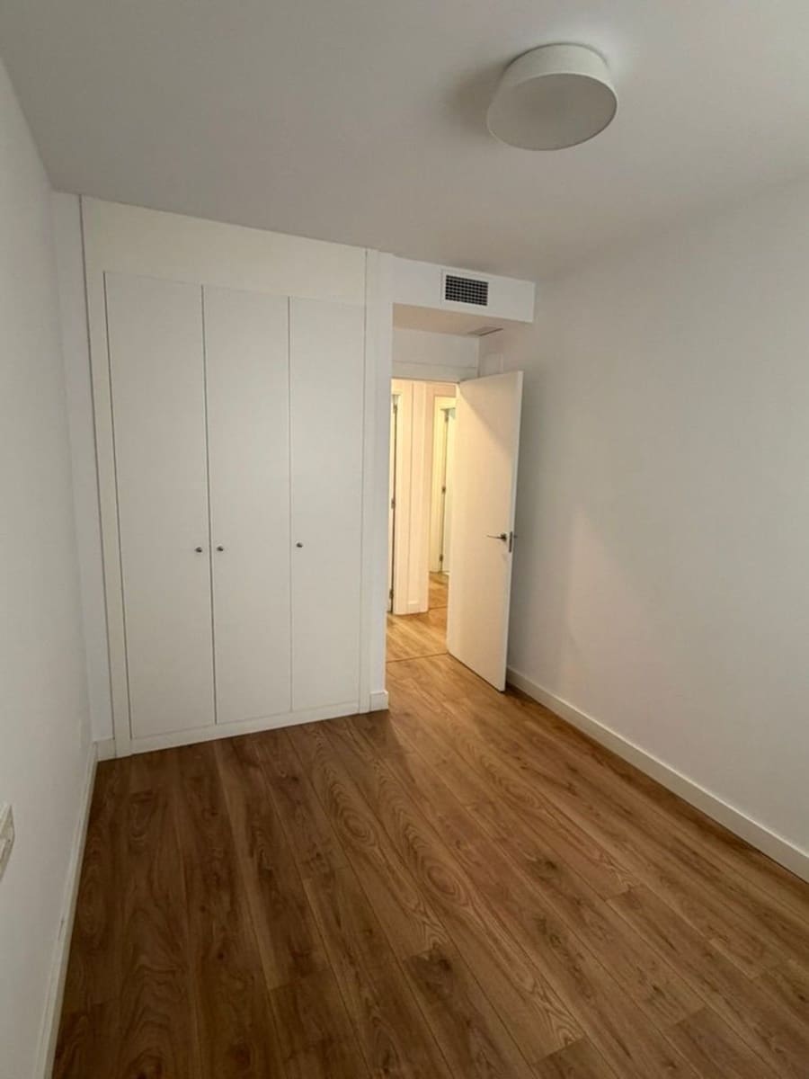 3 sovrum Lägenhet att hyra i Malaga stad med garage - 1 550 € (Ref: 10141543)