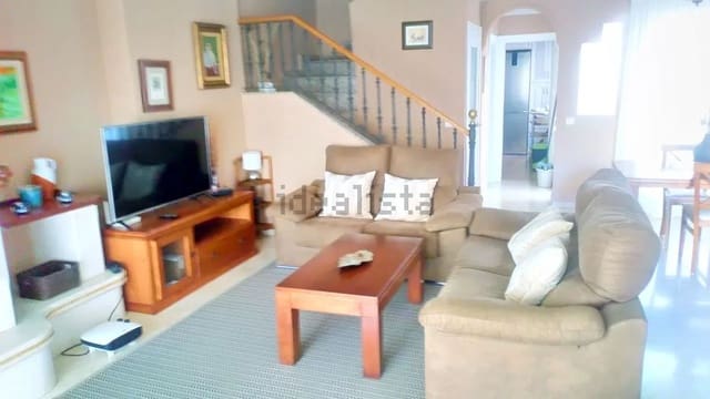 5 makuuhuone Omakotitalo myytävänä paikassa Torre del Mar, Vélez-Málaga mukana uima-altaan 
autotalli - 550 000 € (Ref: 10141544)