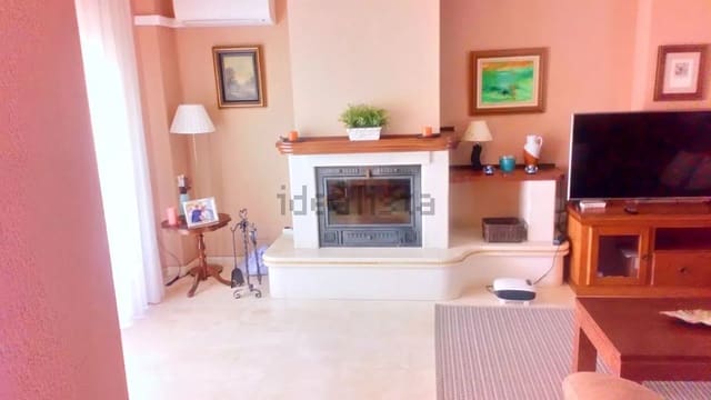 5 makuuhuone Omakotitalo myytävänä paikassa Torre del Mar, Vélez-Málaga mukana uima-altaan 
autotalli - 550 000 € (Ref: 10141544)
