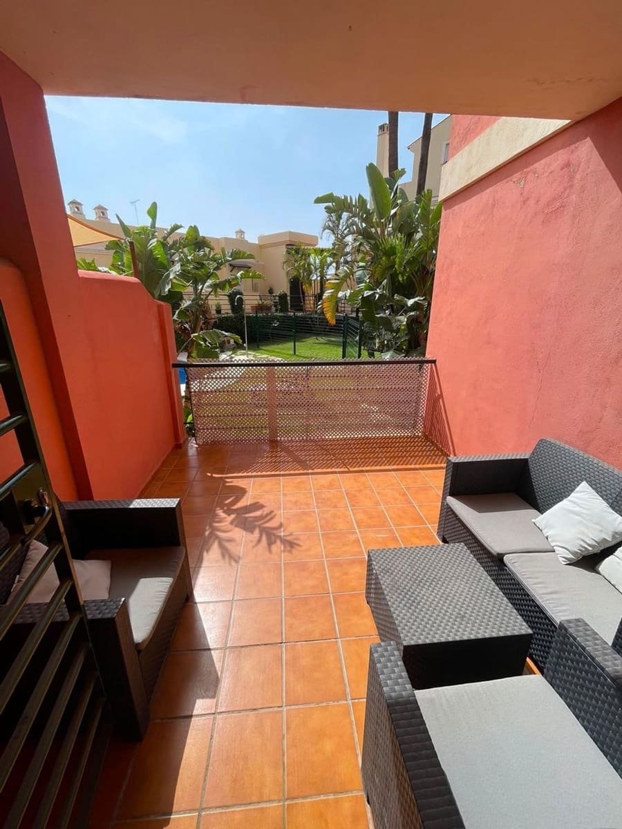 1 slaapkamer Appartement te koop in Torre de Benagalbon met zwembad garage - € 240.000 (Ref: 10176146)