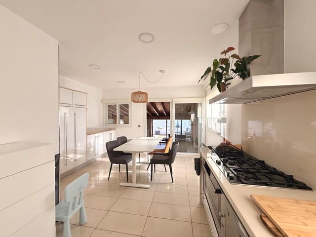 3 soverom Villa til salgs i El Toro / Port Adriano, Calvià med svømmebasseng garasje - € 890 000 (Ref: 10082181)