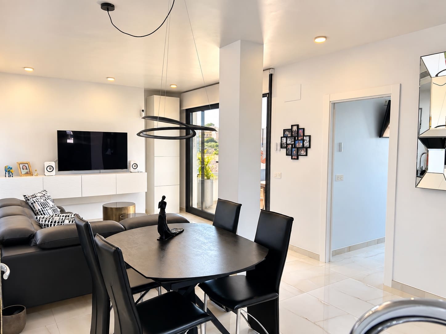 Apartamento de 3 habitaciones en Los Almendros (Orihuela Costa) en venta con piscina garaje - 285.000 € (Ref: 10103501)