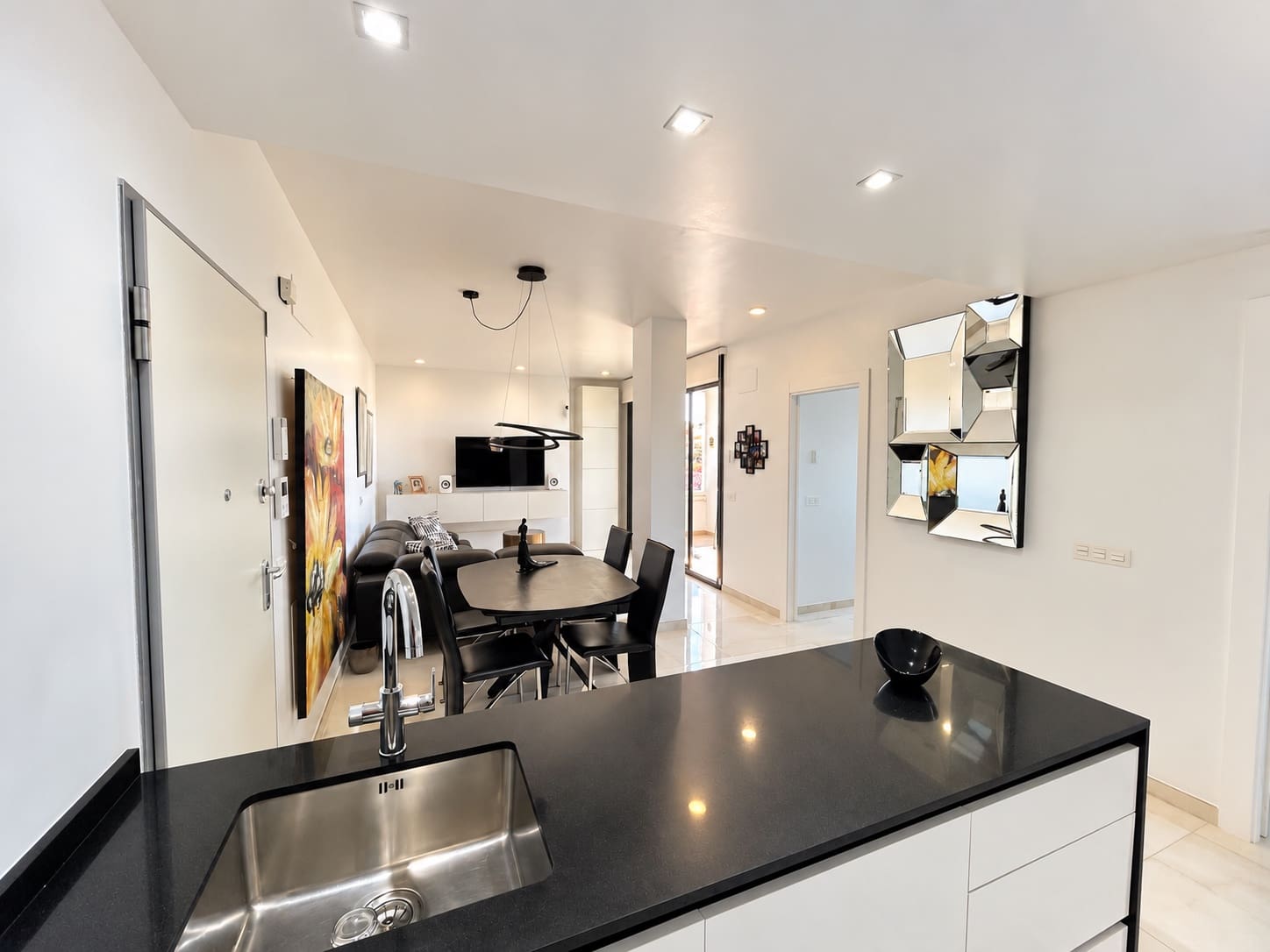 Apartamento de 3 habitaciones en Los Almendros (Orihuela Costa) en venta con piscina garaje - 285.000 € (Ref: 10103501)