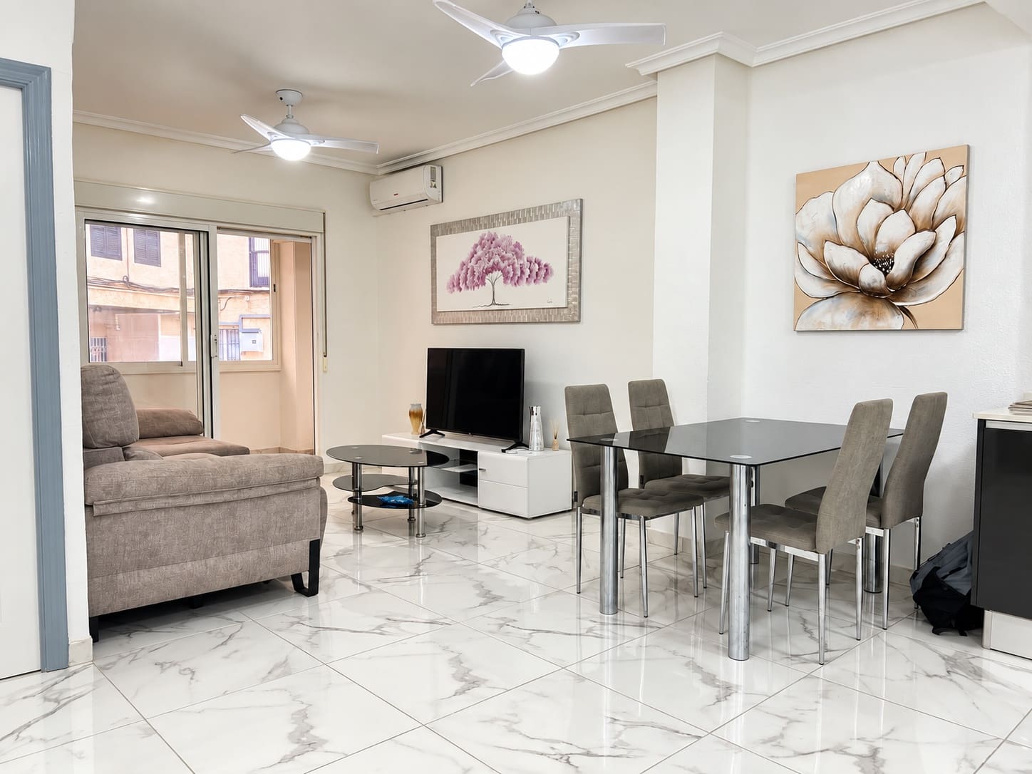 2 soveværelse Strandlejlighed til salg i Torrevieja - € 199.999 (Ref: 10111036)