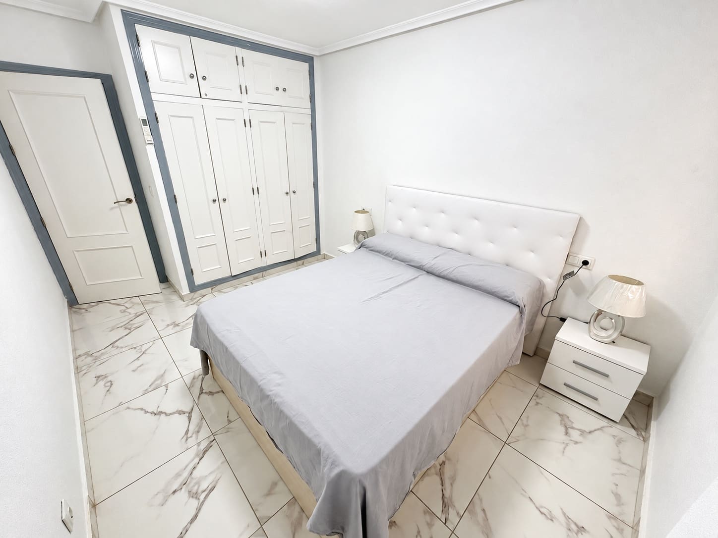 2 soveværelse Strandlejlighed til salg i Torrevieja - € 199.999 (Ref: 10111036)